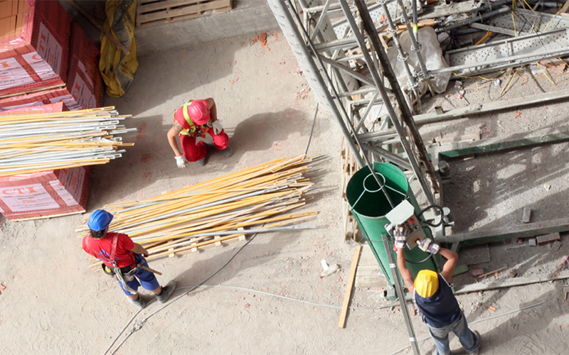 Imagen Operarios trabajando en obra